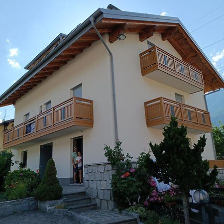 Ferienwohnung Mansarda A Carciato, Trilocale In Montagna Dimaro Exterior foto