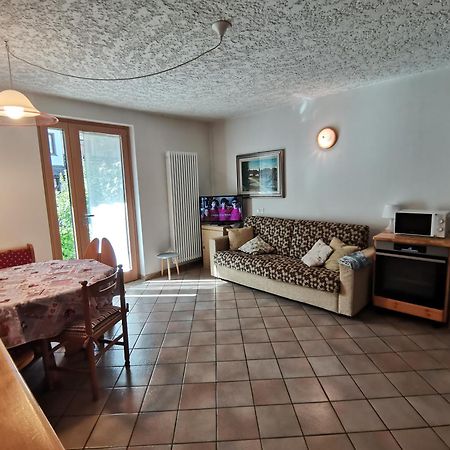 Ferienwohnung Mansarda A Carciato, Trilocale In Montagna Dimaro Exterior foto