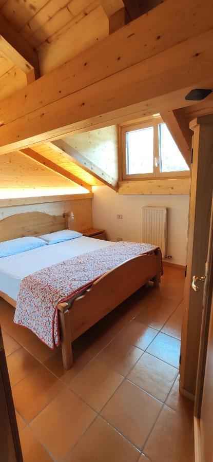 Ferienwohnung Mansarda A Carciato, Trilocale In Montagna Dimaro Exterior foto