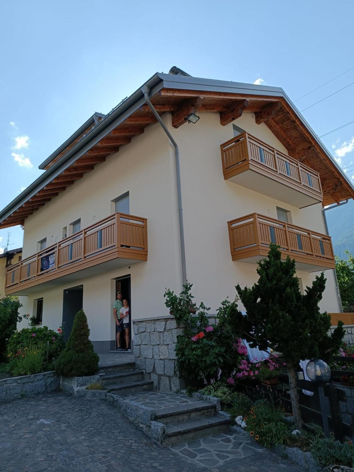 Ferienwohnung Mansarda A Carciato, Trilocale In Montagna Dimaro Exterior foto