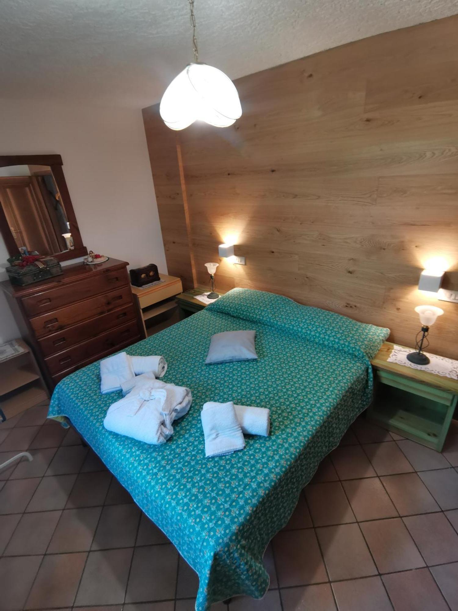 Ferienwohnung Mansarda A Carciato, Trilocale In Montagna Dimaro Exterior foto